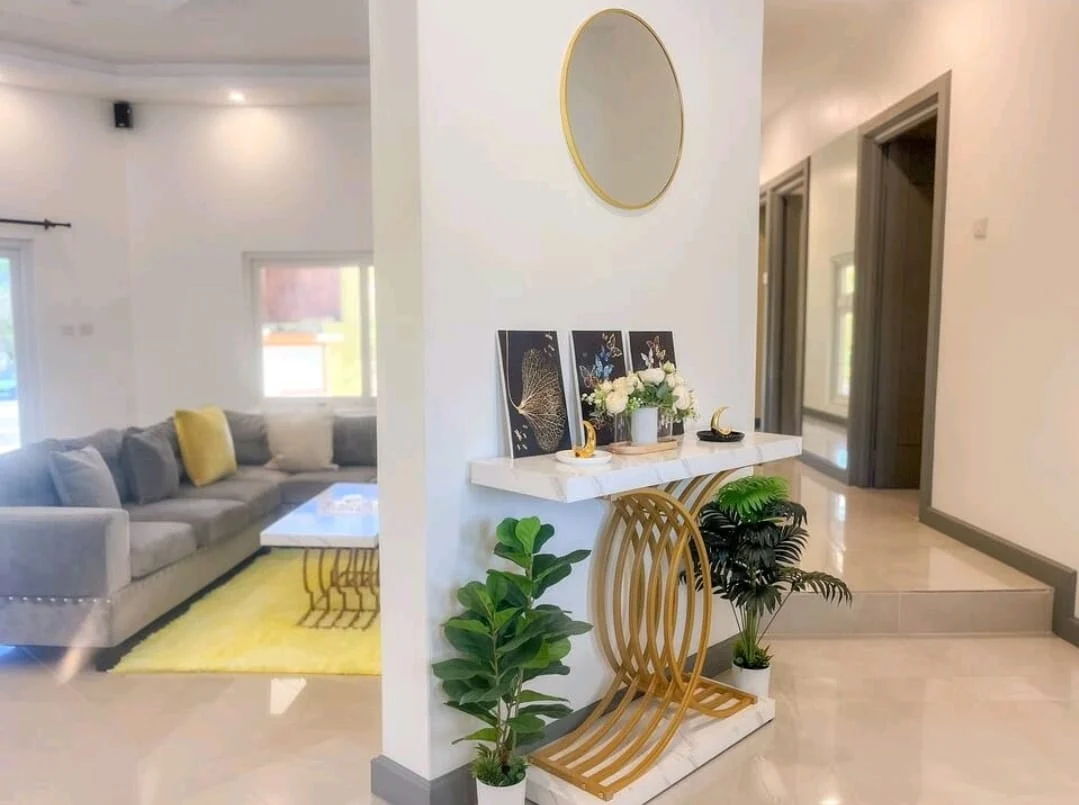 Foyer.webp