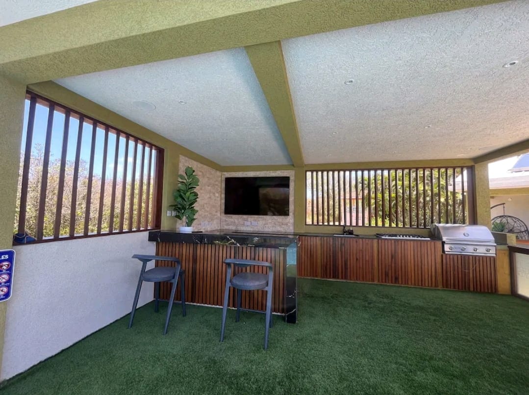 Outside-bar-and-grill-area.webp