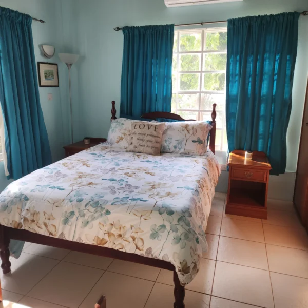 Queen-Bedroom1.webp