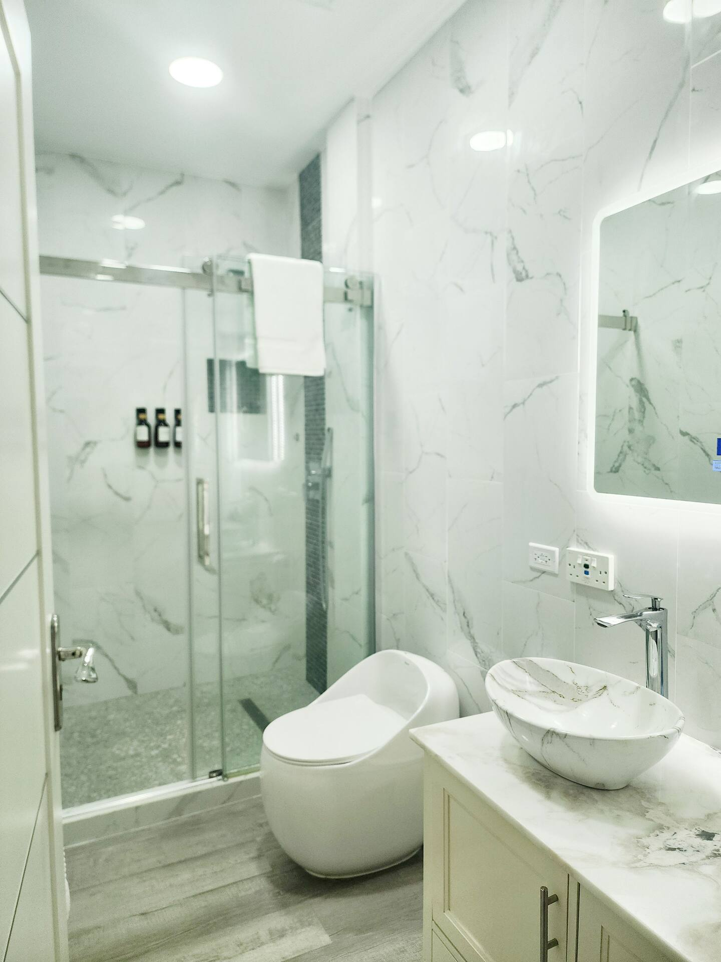 Bathroom 1-2 Bdrm
