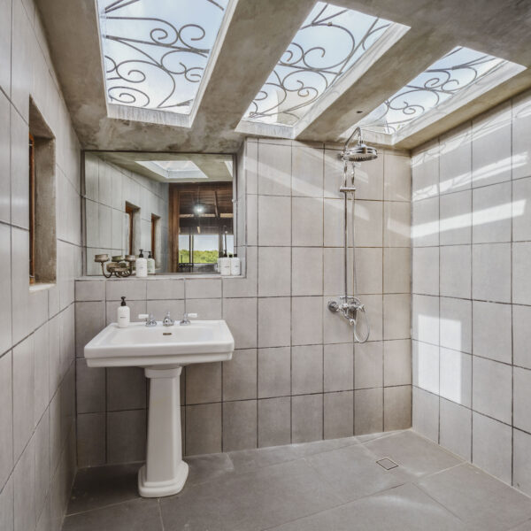 main house - bathroom 1 shower