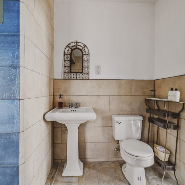 main house - bathroom 2